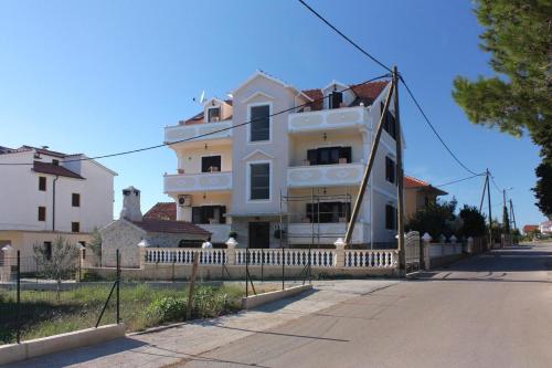 Apartments with a parking space Bibinje Zadar - 5741 - image 5