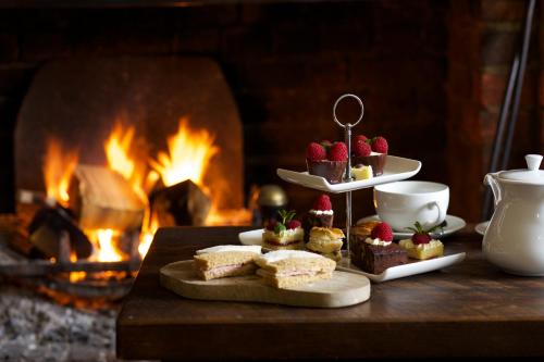 Bar/lounge, The Royal Oak, Yattendon in Frilsham