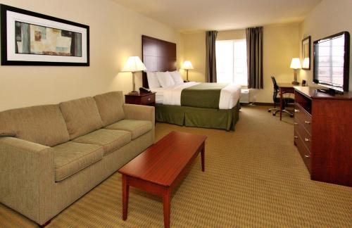 Cobblestone Hotel & Suites - Knoxville