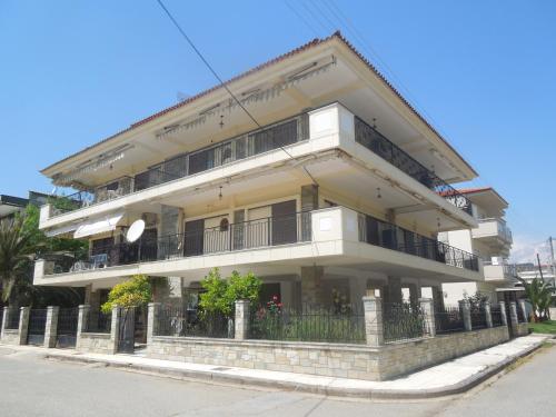  Sunshine Apartment in Paralia Dionisiou