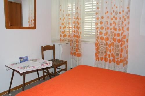 Apartments by the sea Podgora, Makarska - 518
