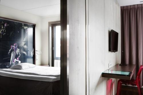 Comfort Hotel Square - image 7