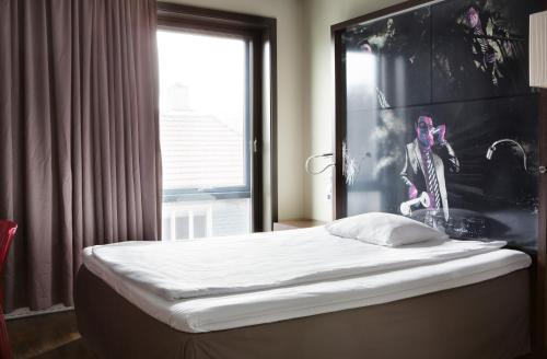 Comfort Hotel Square - image 8