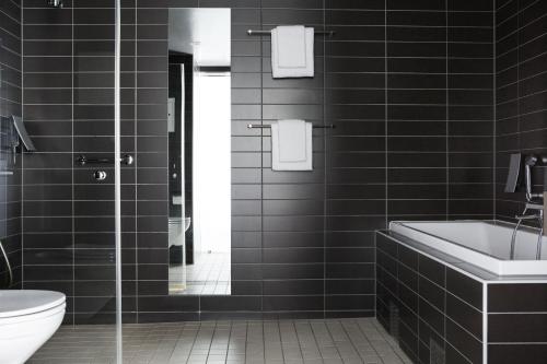 Comfort Hotel Square - image 6