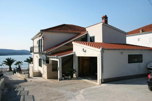 Apartments By The Sea Okrug Gornji (Ciovo) - 6067 - Photo 3 of 29