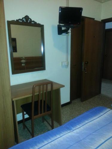 Hotel Lombardia - image 7