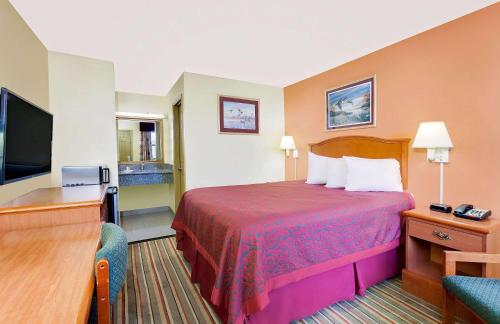 Days Inn by Wyndham Morrilton - image 9