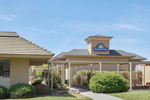 Days Inn by Wyndham Charlotte/Woodlawn Near Carowinds in Charlotte, USA