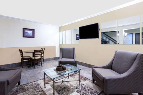 Days Inn By Wyndham Bellingham WA - image 5