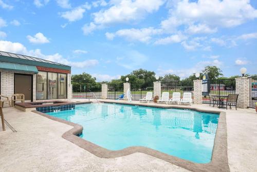 Photo - Days Inn by Wyndham New Braunfels