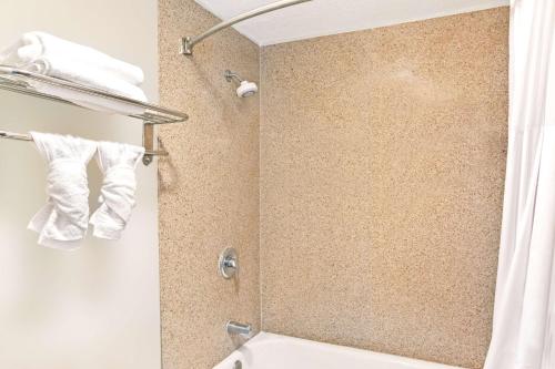 Cabana Inn & Suites in Long Beach, USA