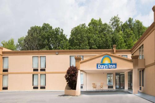 Days Inn by Wyndham Mount Hope - Hotel