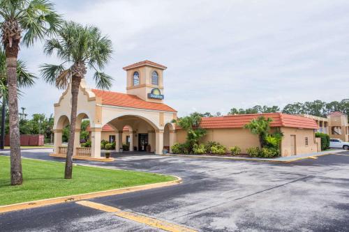 Days Inn by Wyndham Ormond Beach in Ormond Beach, USA