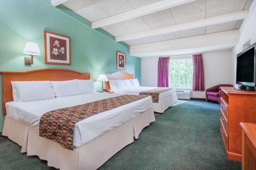 Two King Beds - Non-Smoking