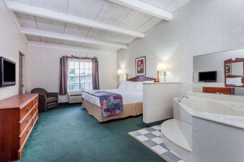 Days Inn & Suites by Wyndham Lexington - image 8