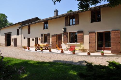 Accommodation in Saint-Trivier-sur-Moignans
