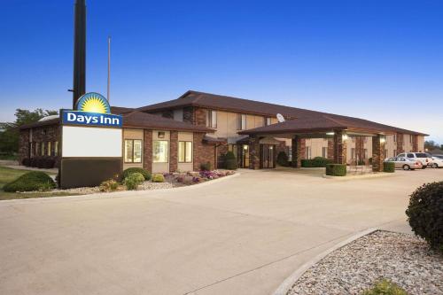 . Days Inn by Wyndham Oglesby/ Starved Rock