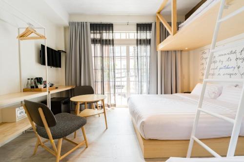 The Pattern boutique hotel near Watermark Chao Phraya