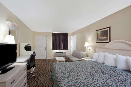 Days Inn by Wyndham Kerrville in Kerrville, USA
