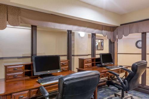 Days Inn & Suites by Wyndham Bridgeport - Clarksburg - image 5