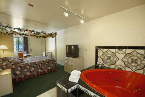 Days Inn by Wyndham Riverside Tyler Mall Room Type - King Room - Non-Smoking