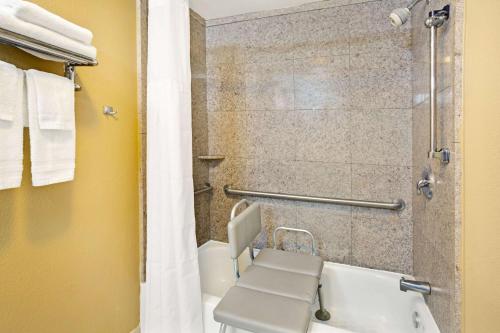 Days Inn by Wyndham Lawrenceville in Lawrenceville, USA