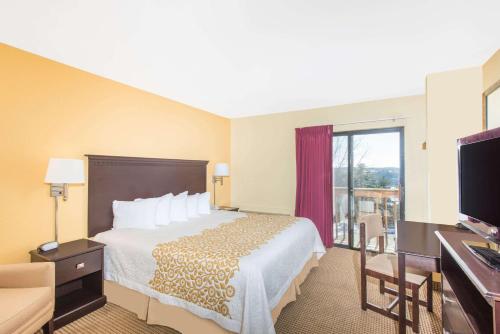 Days Inn by Wyndham Colchester Burlington in Burlington, USA