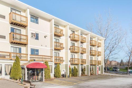 Days Inn by Wyndham Colchester Burlington in Burlington, USA