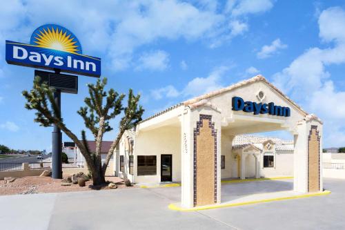 Days Inn by Wyndham Kingman West