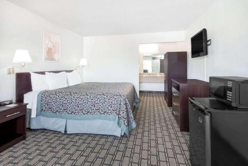 Days Inn by Wyndham St Clairsville in Saint Clairsville, USA