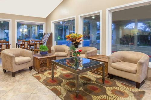 Days Inn by Wyndham Camarillo - Ventura in Camarillo, USA
