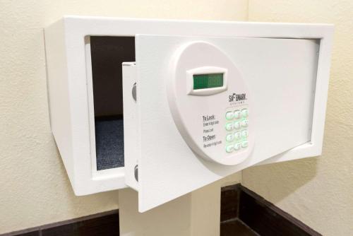 Go2 Inn & Suites By Relianse -Albuquerque detail