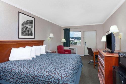 Days Inn by Wyndham Morristown