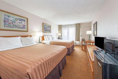 Days Inn by Wyndham Elizabethtown - image 7