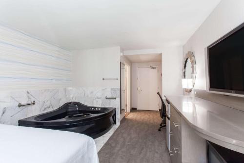 Days Inn by Wyndham Lanham Washington D.C - image 2