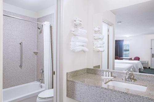 King Room - Mobility Access/Non-Smoking