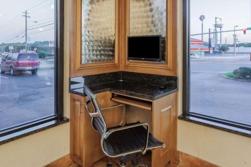 Days Inn by Wyndham Dalton - main image