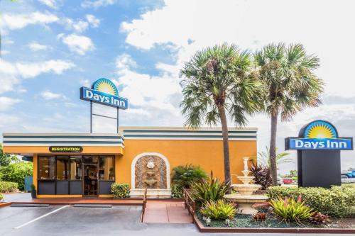 Days Inn by Wyndham Fort Lauderdale-Oakland Park Airport N