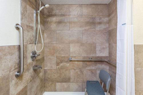 Days Inn by Wyndham Dalton in Dalton, USA