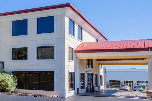 Days Inn by Wyndham Dalton in Dalton, USA