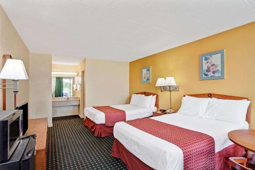Days Inn by Wyndham Clarksville TN - image 6
