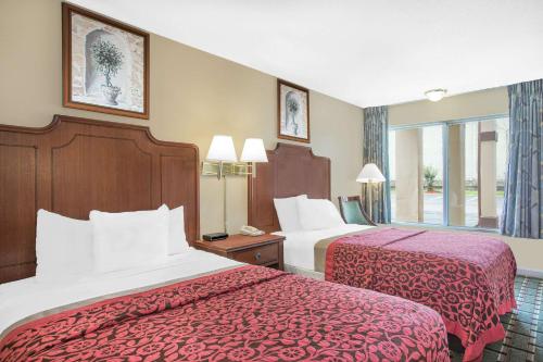 Days Inn by Wyndham Meridian - main image