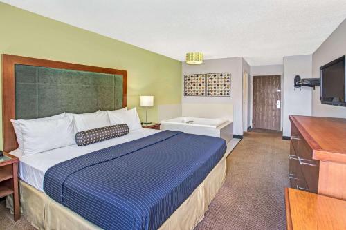 Days Inn by Wyndham Great Lakes - N. Chicago