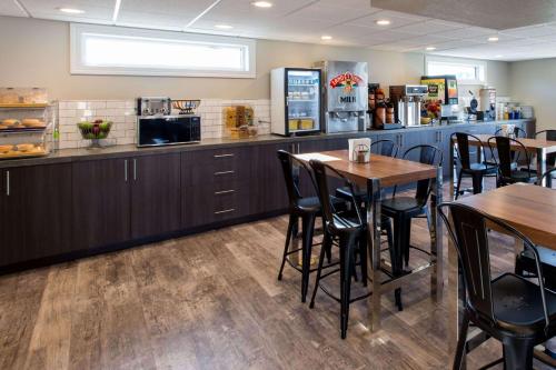 Restaurant, Days Inn by Wyndham Pierre in Pierre (SD)