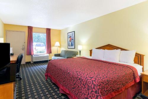 Days Inn by Wyndham Savannah Airport