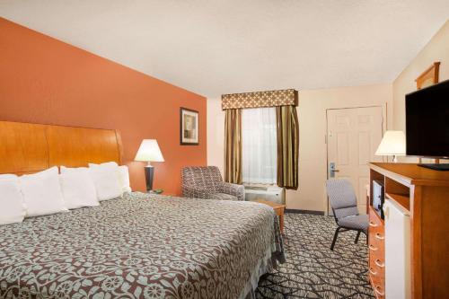 Days Inn by Wyndham Centerville