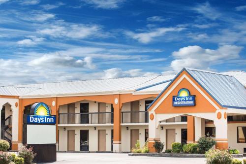 Days Inn by Wyndham Athens - Accommodation