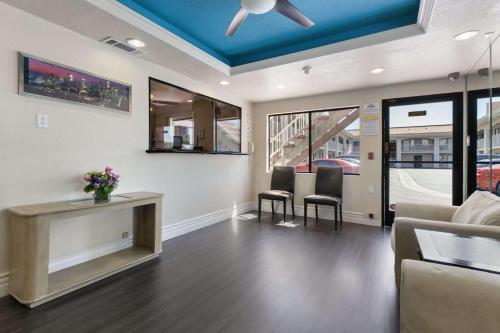 Days Inn by Wyndham Downey Days Inn by Wyndham Downey