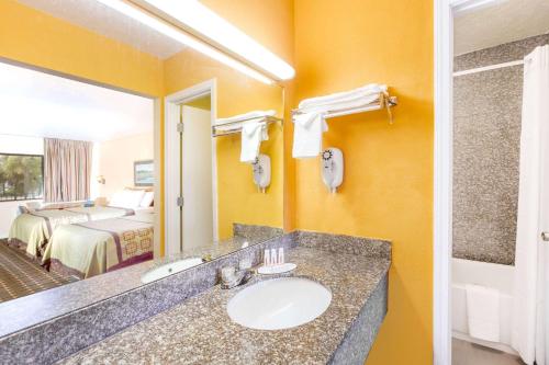 Days Inn by Wyndham Little River in Little River, USA