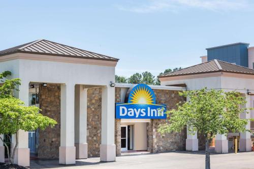 Days Inn by Wyndham Charlottesville/University Area - Accommodation - Charlottesville